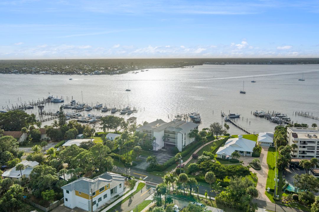 For Sale: $695,000 (2 beds, 2 baths, 1620 Square Feet)