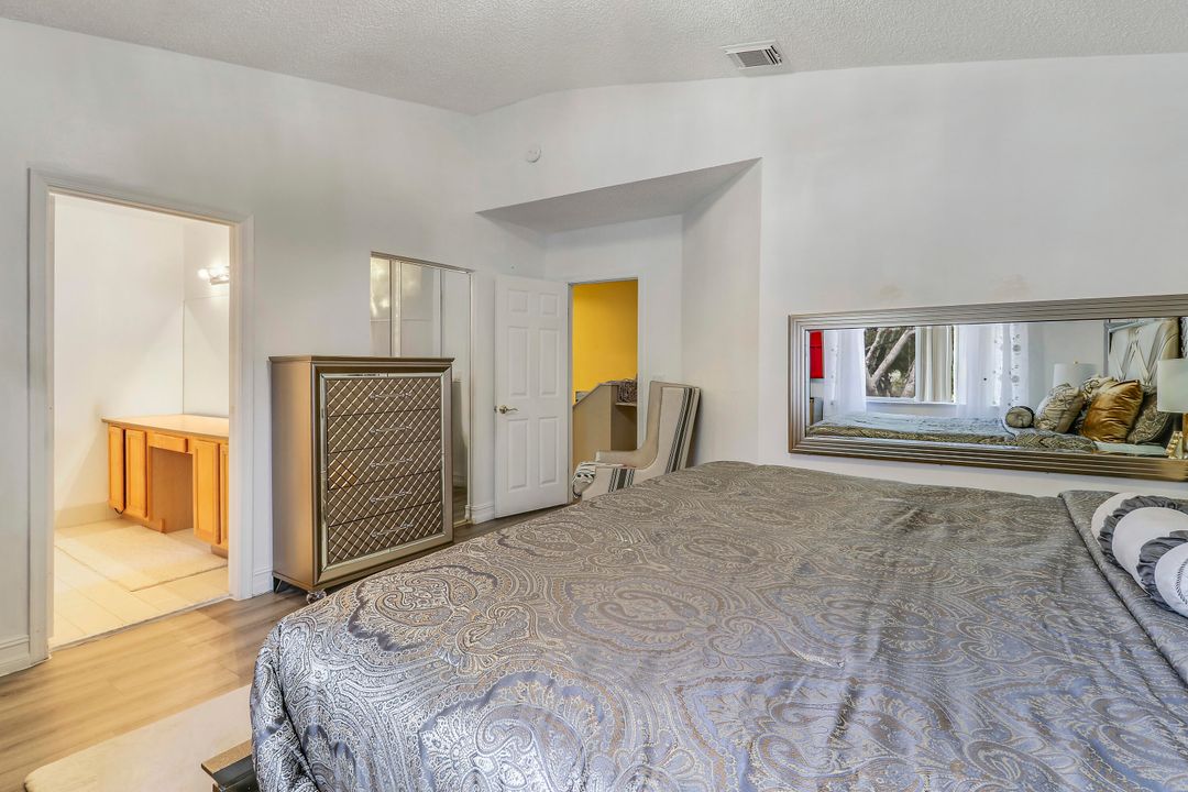 En Venta: $460,000 (4 camas, 2 baños, 1628 Pies cuadrados)