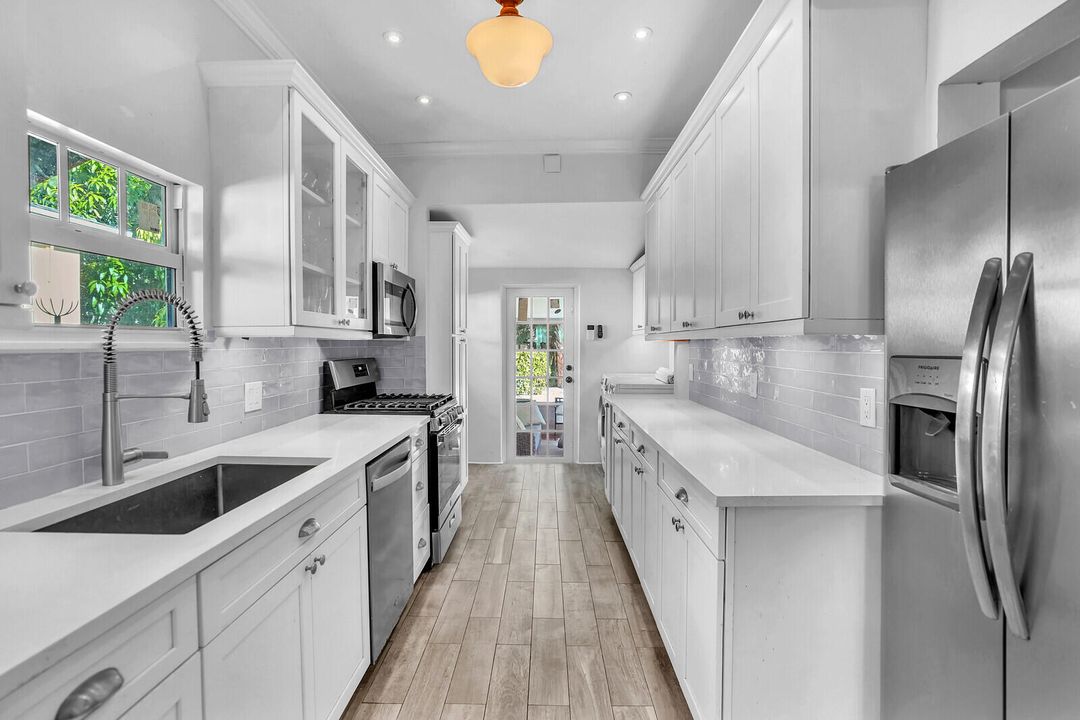 На продажу: $865,000 (3 спален, 2 ванн, 1080 Квадратных фут)