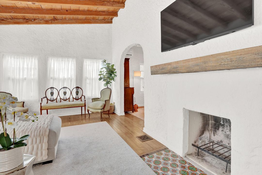 На продажу: $865,000 (3 спален, 2 ванн, 1080 Квадратных фут)