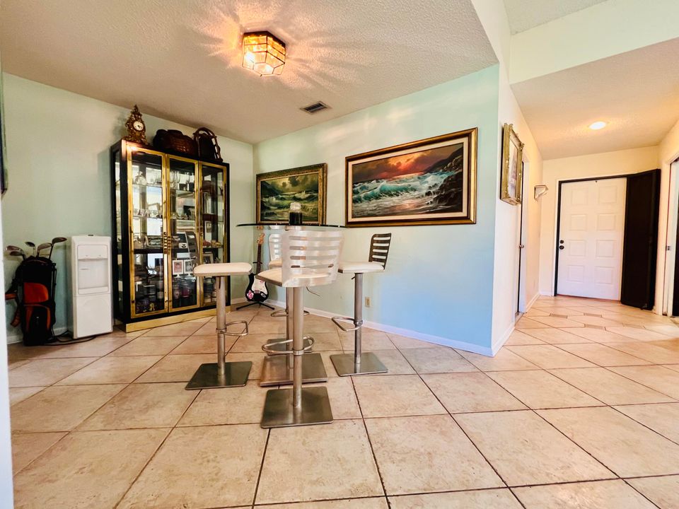 待售: $237,900 (2 贝兹, 2 浴室, 1550 平方英尺)