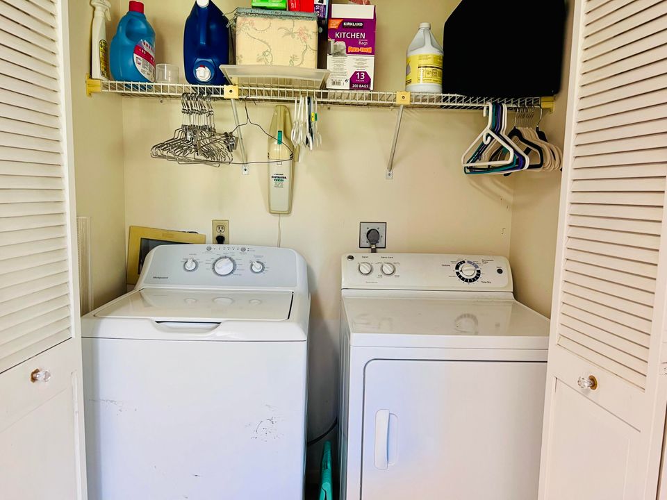 待售: $237,900 (2 贝兹, 2 浴室, 1550 平方英尺)