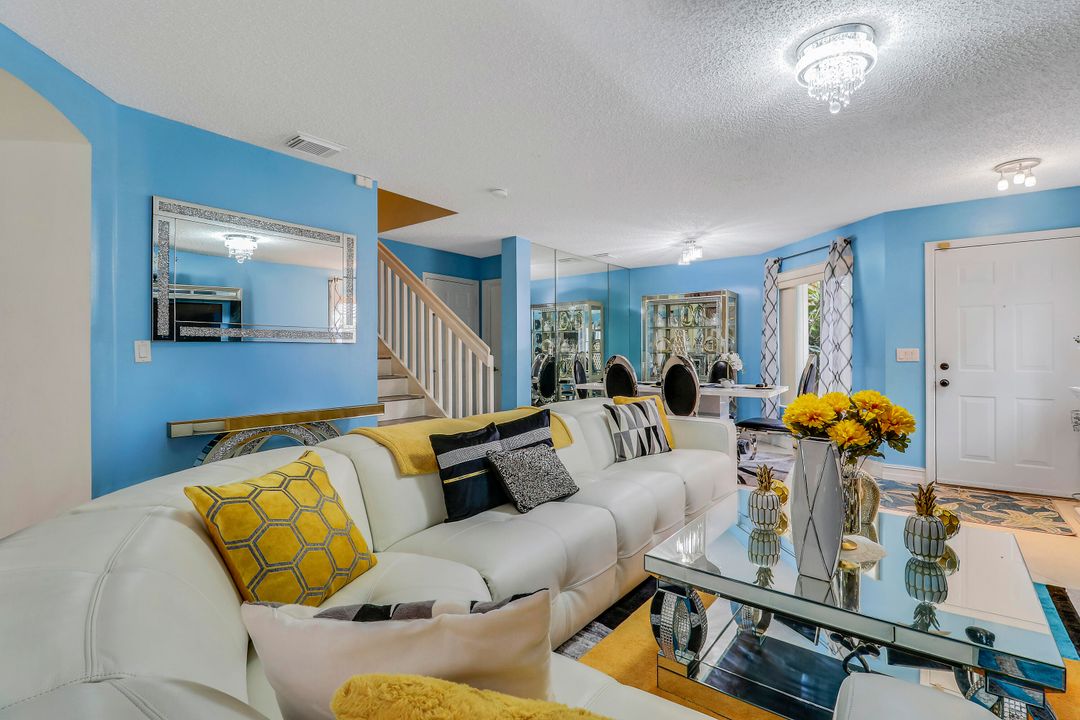 En Venta: $460,000 (4 camas, 2 baños, 1628 Pies cuadrados)