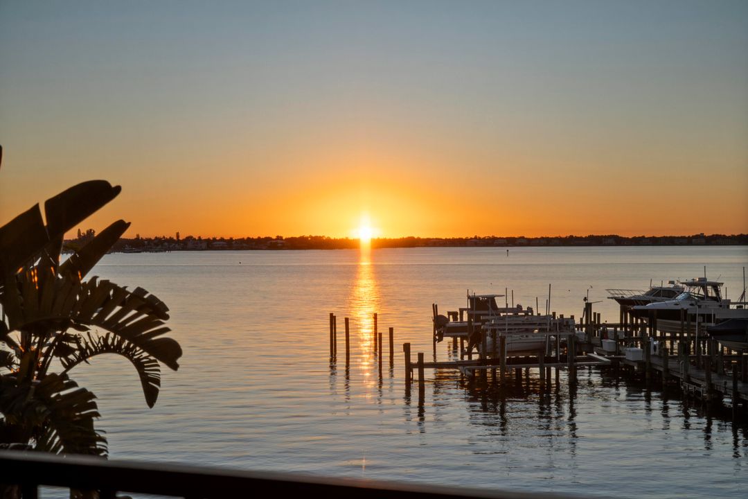 For Sale: $695,000 (2 beds, 2 baths, 1620 Square Feet)