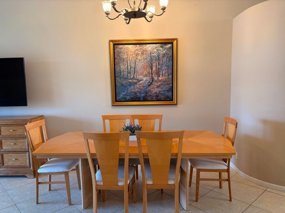 出租: $3,350 (3 贝兹, 2 浴室, 1382 平方英尺)