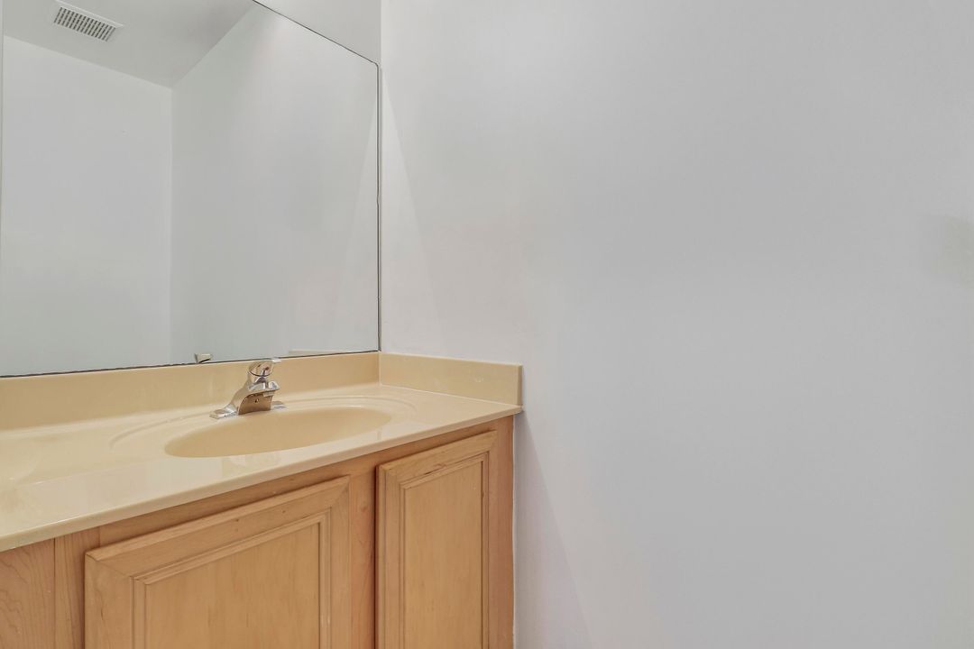 En Venta: $460,000 (4 camas, 2 baños, 1628 Pies cuadrados)