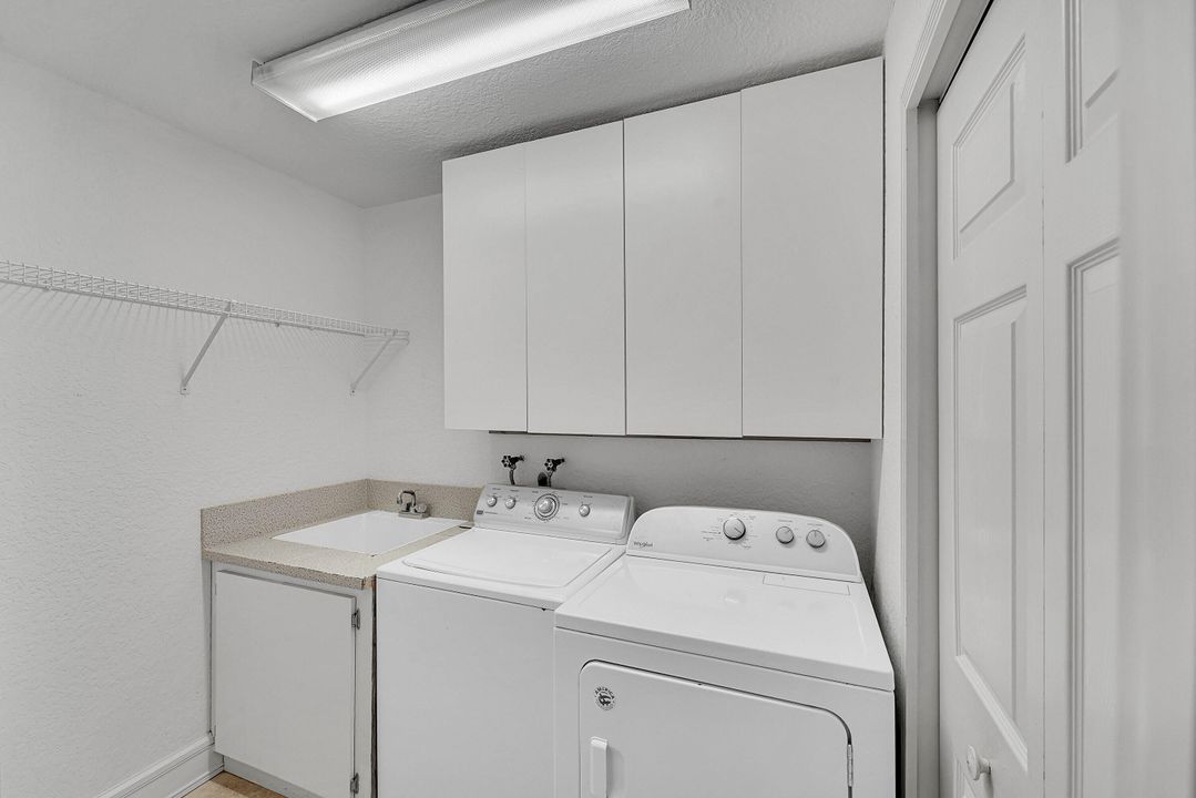 出租: $6,900 (5 贝兹, 3 浴室, 2944 平方英尺)