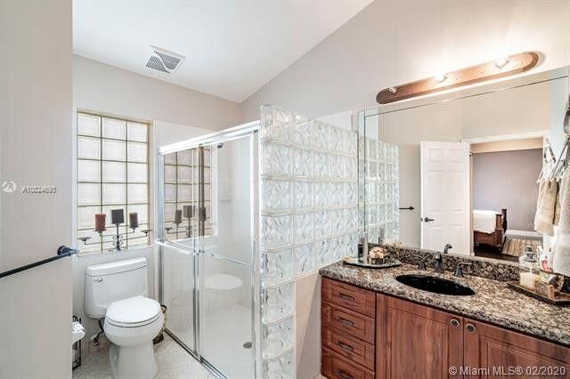 出租: $3,350 (3 贝兹, 2 浴室, 1382 平方英尺)