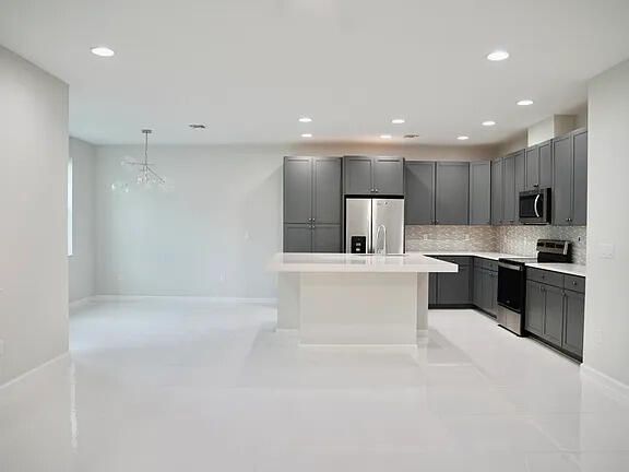 For Sale: $525,000 (3 beds, 2 baths, 2138 Square Feet)