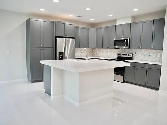 For Sale: $525,000 (3 beds, 2 baths, 2138 Square Feet)