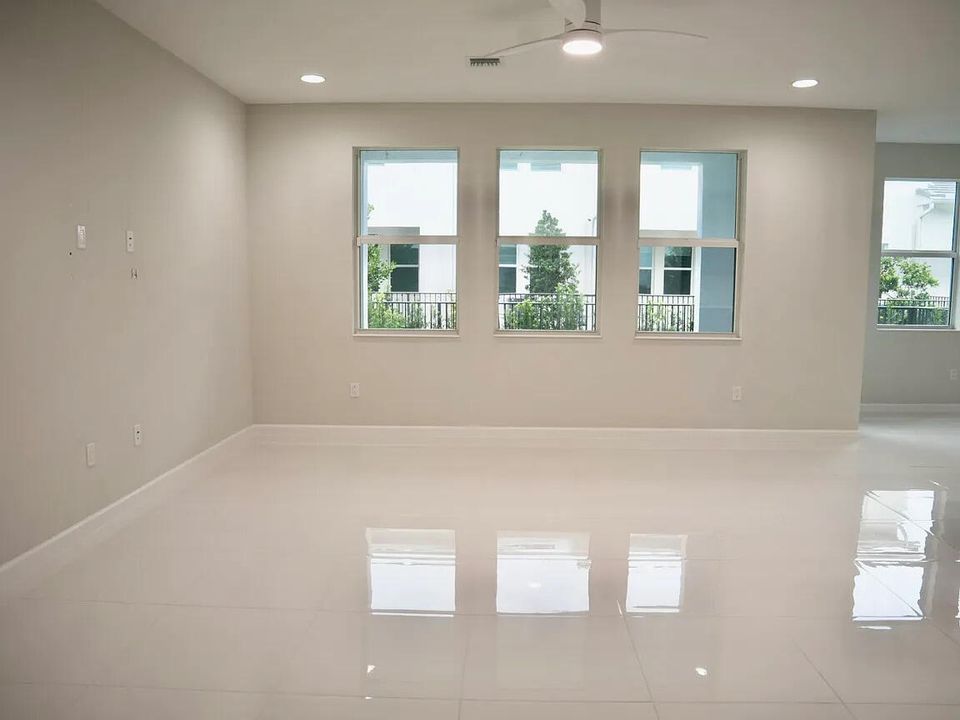 For Sale: $525,000 (3 beds, 2 baths, 2138 Square Feet)