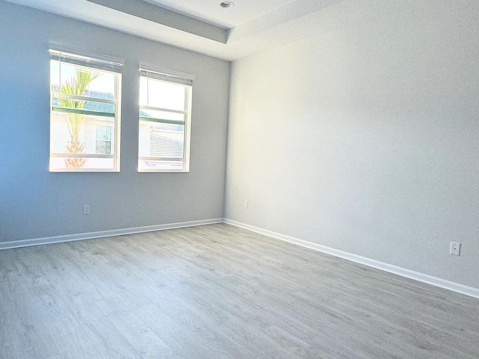 For Sale: $525,000 (3 beds, 2 baths, 2138 Square Feet)