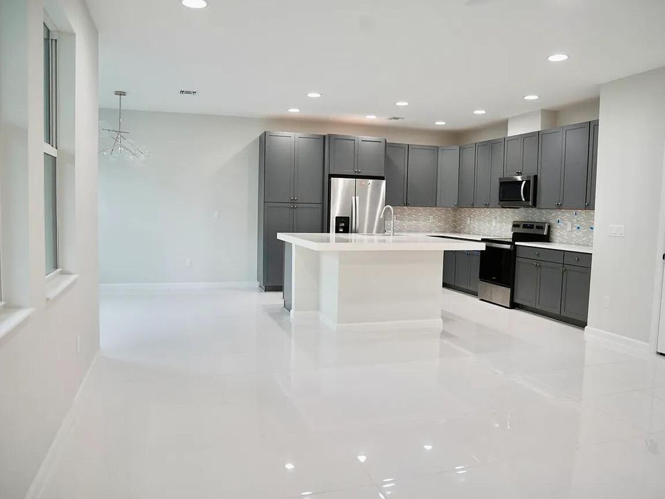 For Sale: $525,000 (3 beds, 2 baths, 2138 Square Feet)