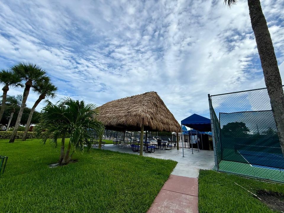 В аренду: $2,700 (3 спален, 2 ванн, 1393 Квадратных фут)