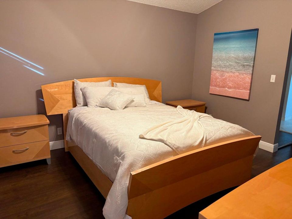 出租: $3,350 (3 贝兹, 2 浴室, 1382 平方英尺)