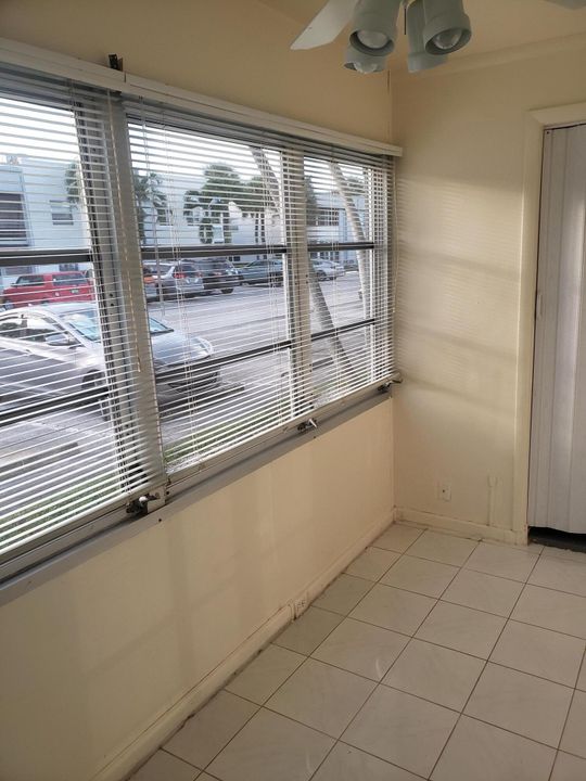 В аренду: $1,500 (1 спален, 1 ванн, 760 Квадратных фут)