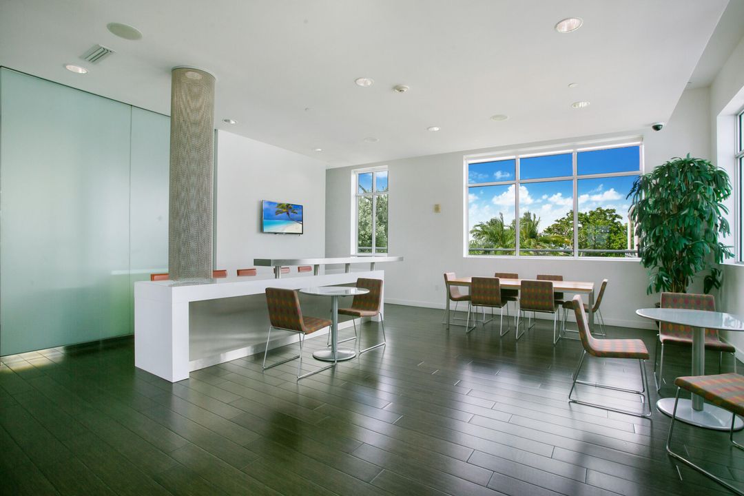 В аренду: $5,175 (2 спален, 2 ванн, 1222 Квадратных фут)