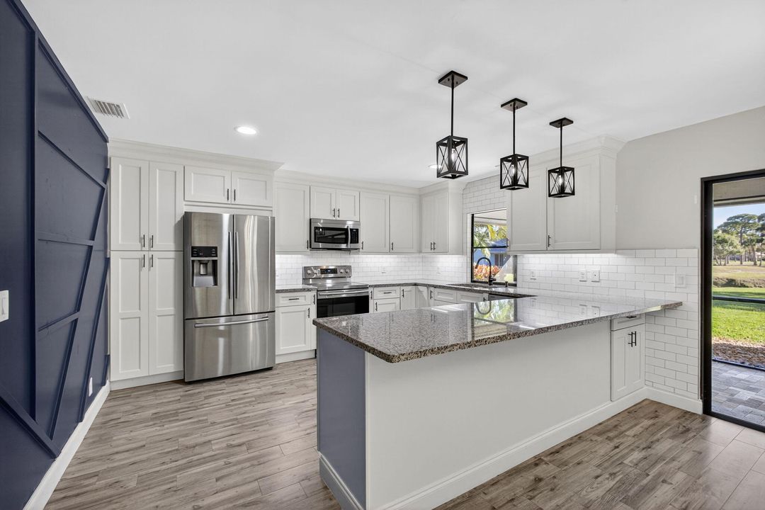 待售: $495,000 (2 贝兹, 2 浴室, 1328 平方英尺)