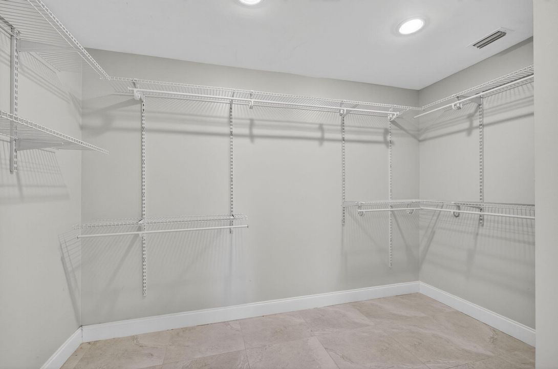 待售: $495,000 (2 贝兹, 2 浴室, 1328 平方英尺)