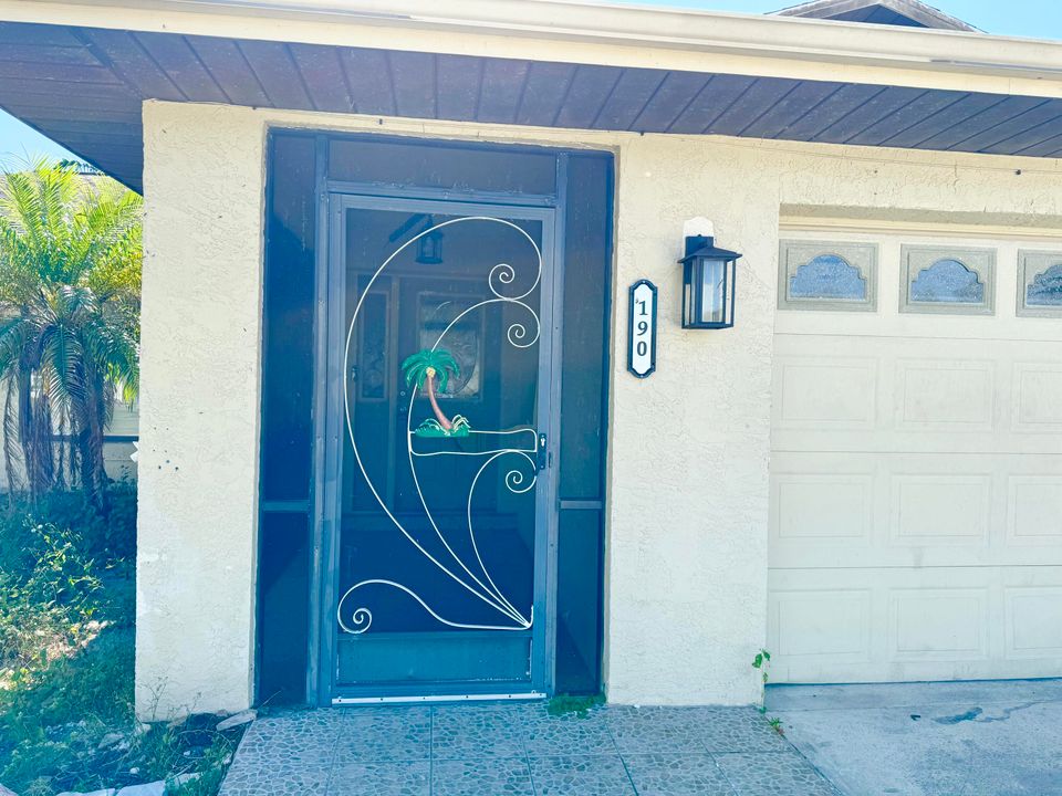 For Sale: $330,000 (3 beds, 2 baths, 1914 Square Feet)