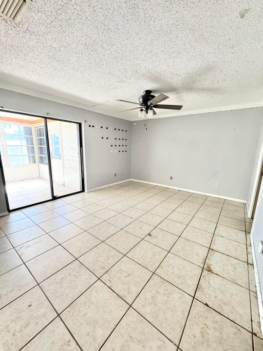 For Sale: $330,000 (3 beds, 2 baths, 1914 Square Feet)