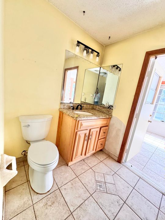 For Sale: $330,000 (3 beds, 2 baths, 1914 Square Feet)