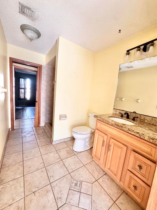 For Sale: $330,000 (3 beds, 2 baths, 1914 Square Feet)