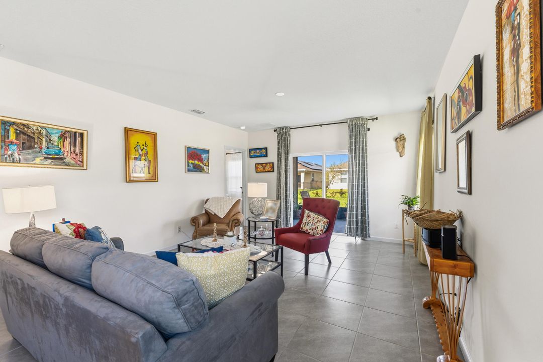 Под контрактом: $395,000 (3 спален, 2 ванн, 1614 Квадратных фут)