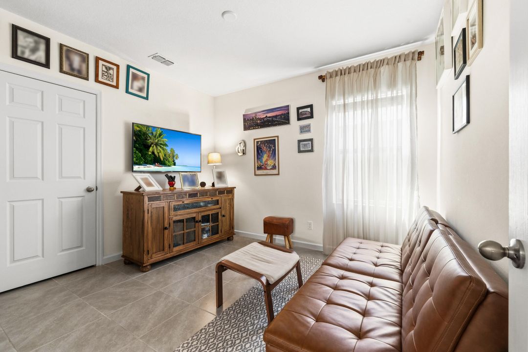 Под контрактом: $395,000 (3 спален, 2 ванн, 1614 Квадратных фут)