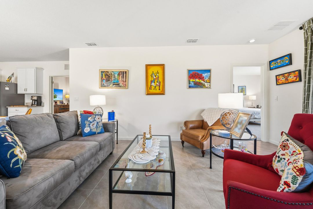 Под контрактом: $395,000 (3 спален, 2 ванн, 1614 Квадратных фут)