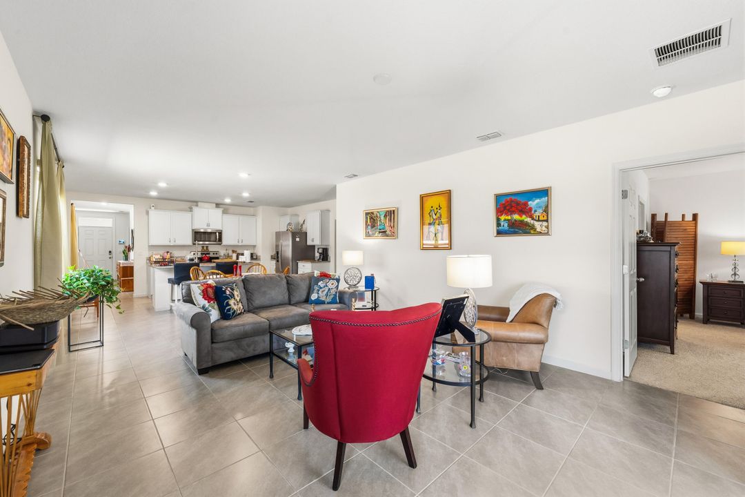 Под контрактом: $395,000 (3 спален, 2 ванн, 1614 Квадратных фут)