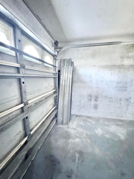 For Sale: $330,000 (3 beds, 2 baths, 1914 Square Feet)