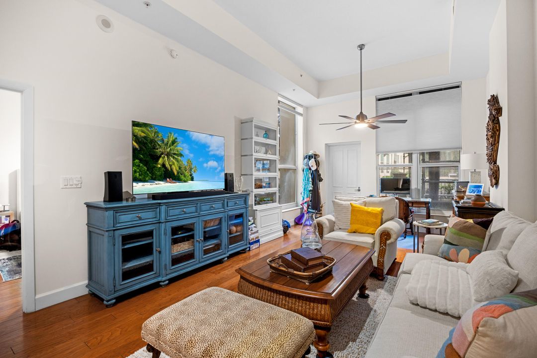 For Sale: $499,000 (1 beds, 1 baths, 851 Square Feet)