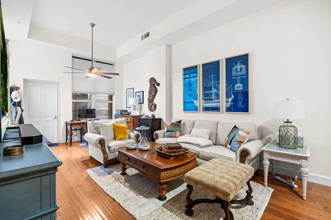 For Sale: $499,000 (1 beds, 1 baths, 851 Square Feet)