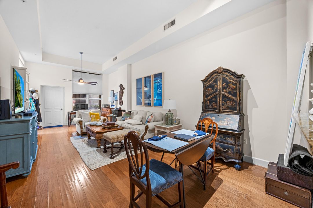 For Sale: $499,000 (1 beds, 1 baths, 851 Square Feet)