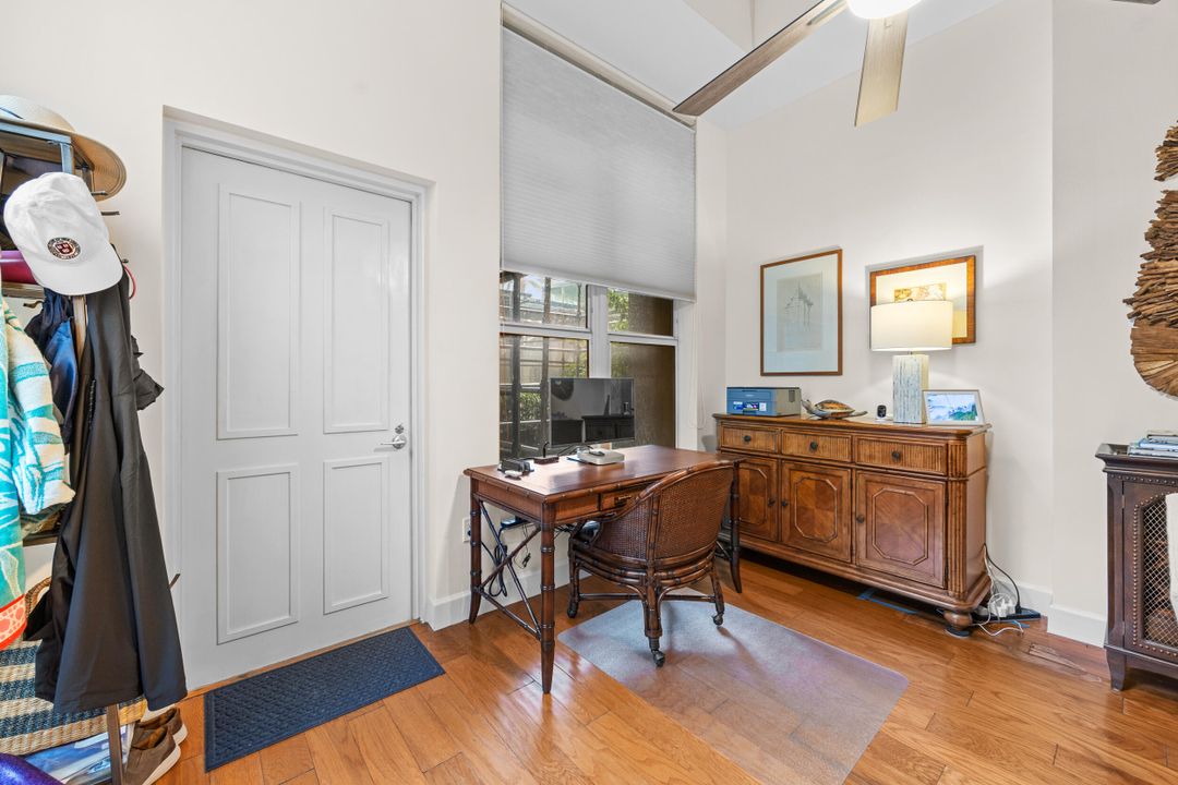 For Sale: $499,000 (1 beds, 1 baths, 851 Square Feet)