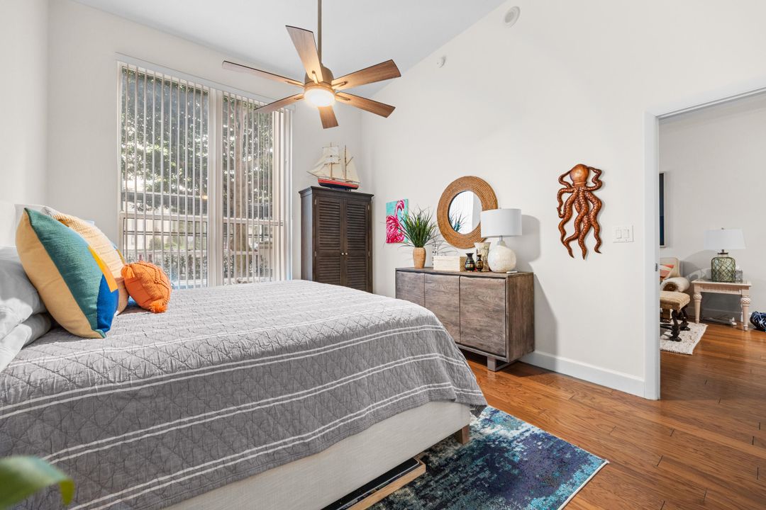 For Sale: $499,000 (1 beds, 1 baths, 851 Square Feet)