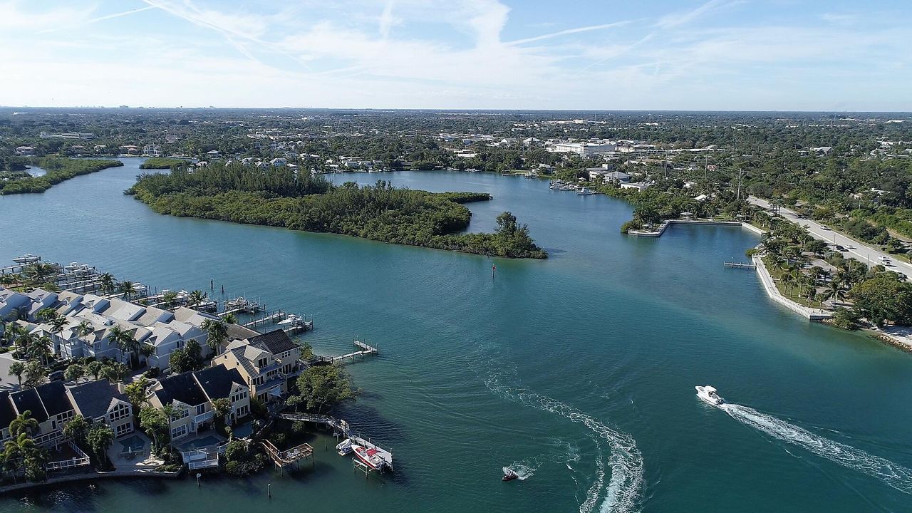 待售: $699,000 (2 贝兹, 1 浴室, 1120 平方英尺)