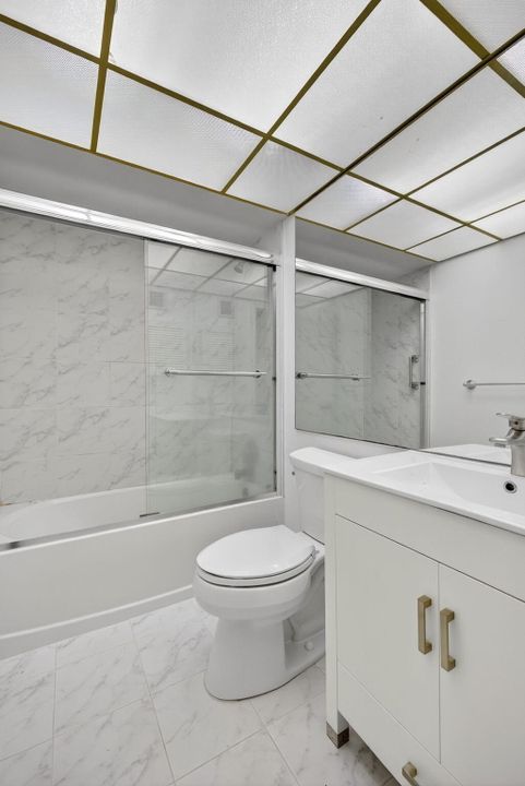 Active With Contract: $259,999 (1 beds, 1 baths, 647 Square Feet)