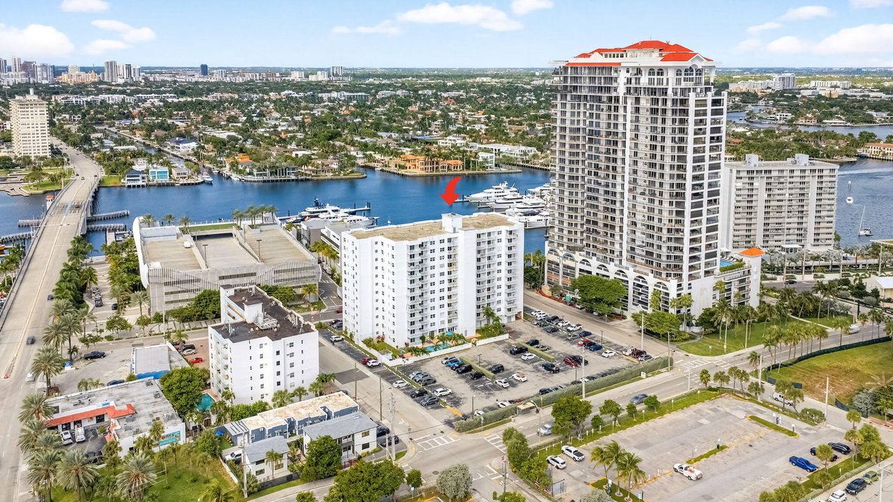 Active With Contract: $259,999 (1 beds, 1 baths, 647 Square Feet)