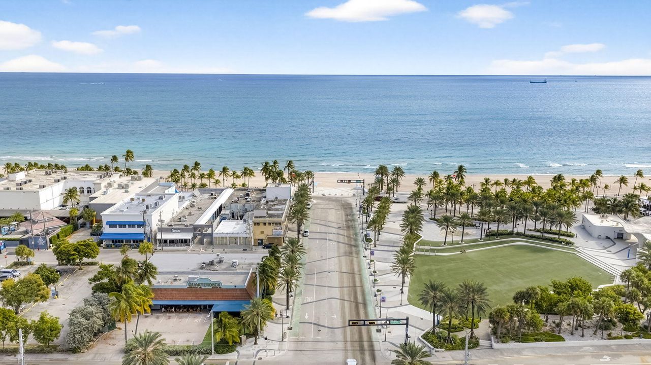 Active With Contract: $259,999 (1 beds, 1 baths, 647 Square Feet)