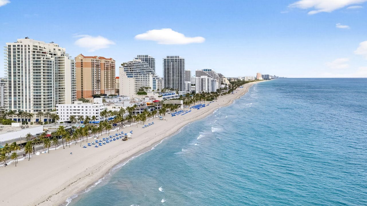 Active With Contract: $259,999 (1 beds, 1 baths, 647 Square Feet)