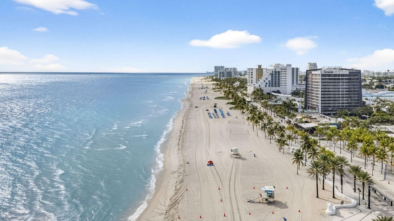 Active With Contract: $259,999 (1 beds, 1 baths, 647 Square Feet)