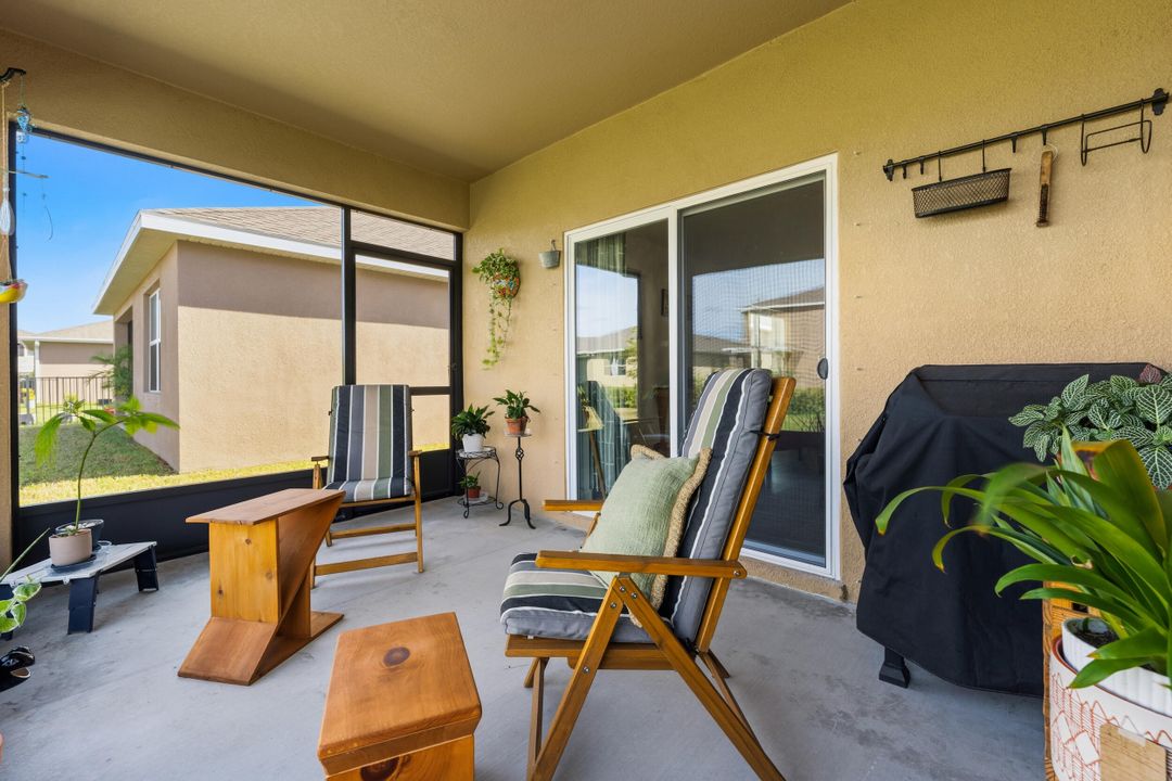 Под контрактом: $395,000 (3 спален, 2 ванн, 1614 Квадратных фут)