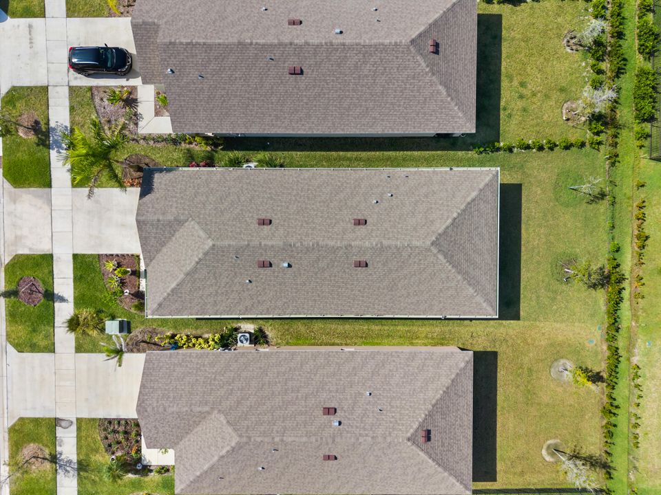 Под контрактом: $395,000 (3 спален, 2 ванн, 1614 Квадратных фут)