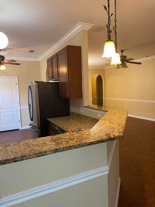 For Rent: $2,800 (4 beds, 2 baths, 1874 Square Feet)