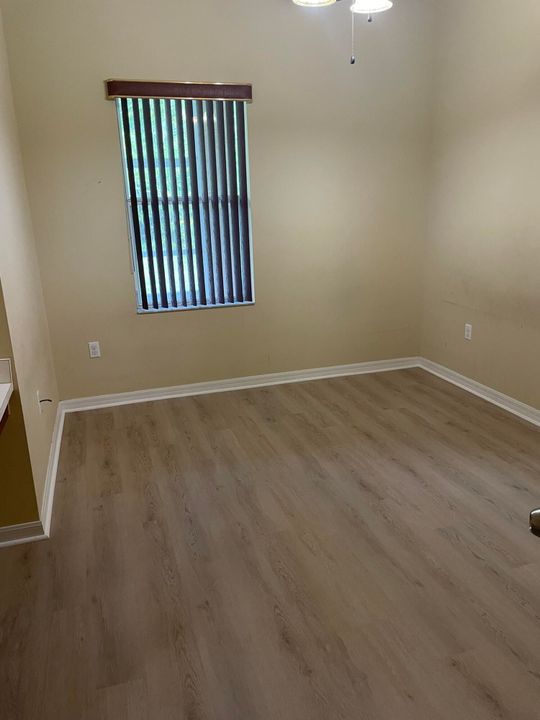 For Rent: $2,800 (4 beds, 2 baths, 1874 Square Feet)