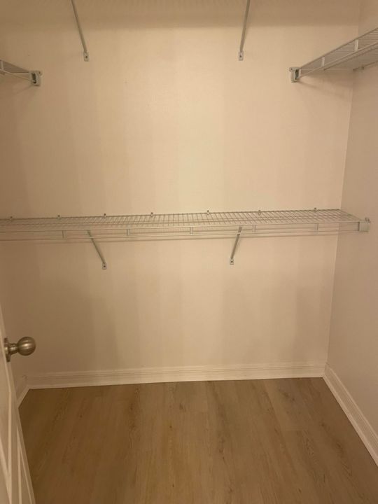 For Rent: $2,800 (4 beds, 2 baths, 1874 Square Feet)