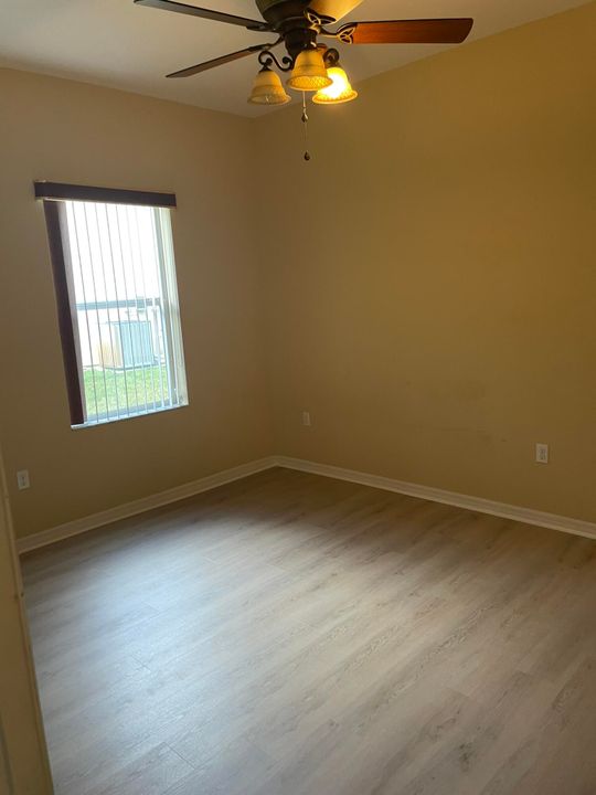 For Rent: $2,800 (4 beds, 2 baths, 1874 Square Feet)