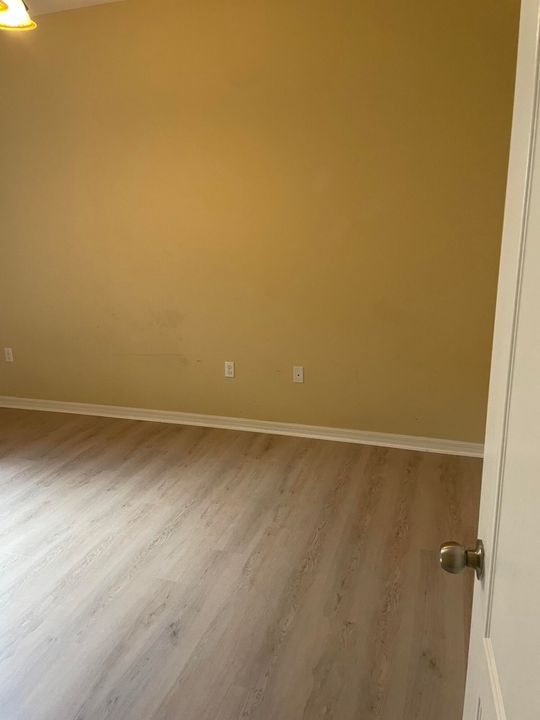 For Rent: $2,800 (4 beds, 2 baths, 1874 Square Feet)